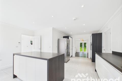 19 Campion Close, Ashford, TN25 4EF