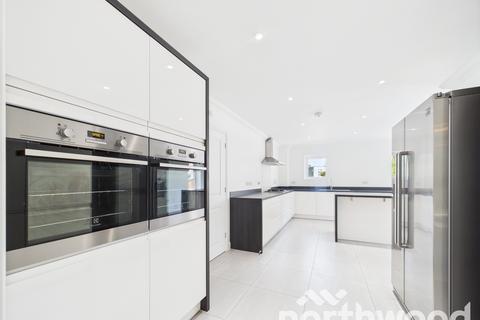19 Campion Close, Ashford, TN25 4EF