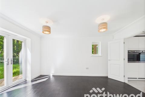 19 Campion Close, Ashford, TN25 4EF