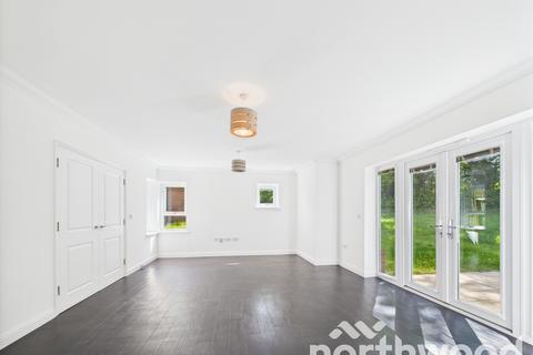 19 Campion Close, Ashford, TN25 4EF