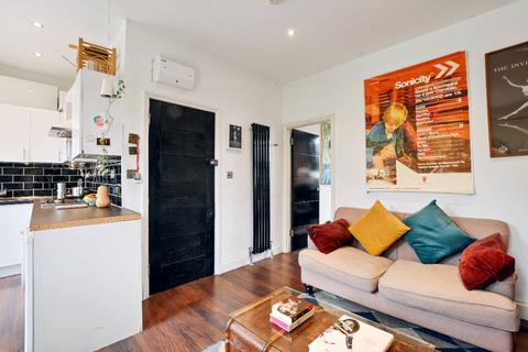 1 bedroom flat for sale, Finsbury Park N4