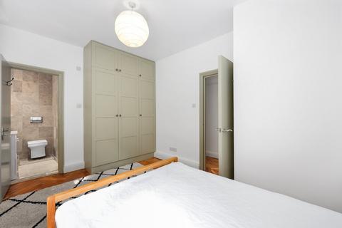 2 bedroom apartment to rent, Clerkenwell Road, EC1M