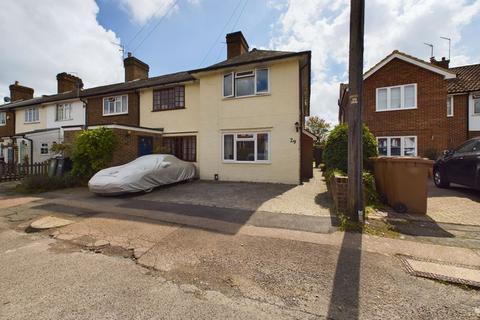 3 bedroom end of terrace house for sale, Walton on the Hill