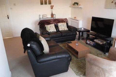 2 bedroom ground floor flat to rent, Stride Close, Chichester, PO19