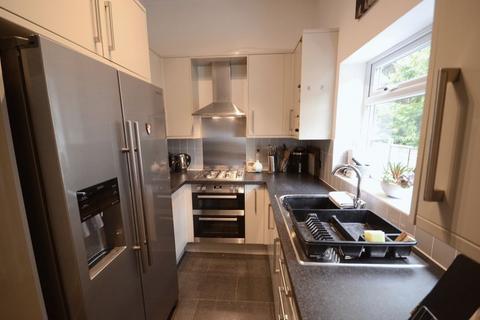 2 bedroom flat to rent, Portchester Road, Bournemouth BH8