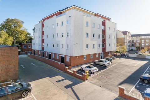 2 bedroom apartment for sale, Cloister Court, Walton-On-Thames