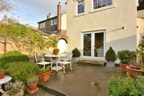 33 Long Row, Horsforth, Leeds, LS18 5AA