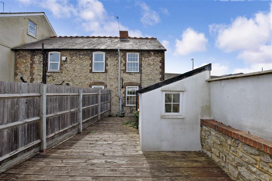 Lower Boxley Road, Maidstone, Kent 2 bed end of terrace house £175,000