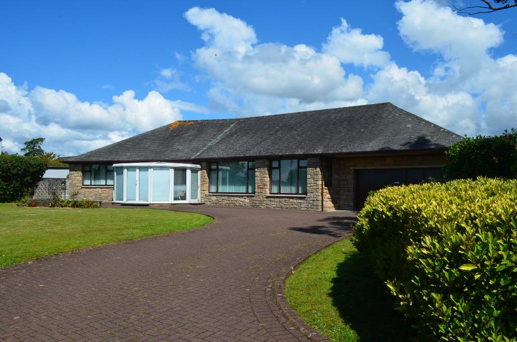 West Clyde Street, Helensburgh, Argyll & Bute, G84 8EU 3 bed detached