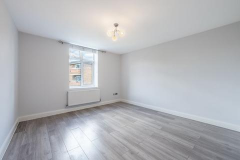 2 bedroom flat to rent, Drake House, London, E1