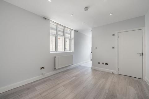 2 bedroom flat to rent, Drake House, London, E1