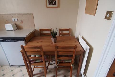 2 bedroom flat to rent - King Street, First Right, AB24