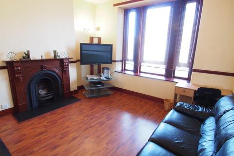 2 bedroom flat to rent, Whitehall Road, Left, AB25