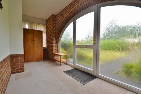 3 bedroom detached bungalow to rent, Ferndown