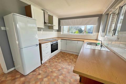 3 bedroom detached bungalow to rent, Ferndown