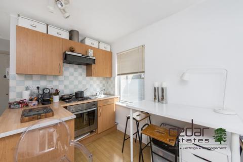 Studio to rent - Iverson Road, West Hampstead NW6