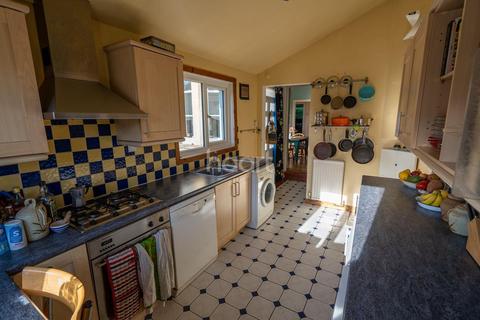 2 bedroom flat for sale - Effingham Road, St Andrews, BS6