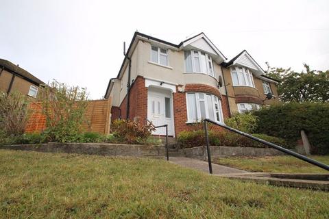 3 bedroom semi-detached house to rent - Hillview Road, High Wycombe HP13