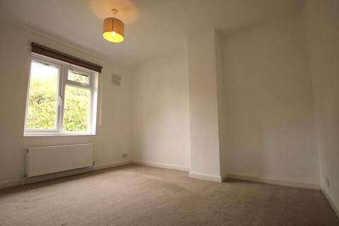 3 bedroom semi-detached house to rent - Hillview Road, High Wycombe HP13