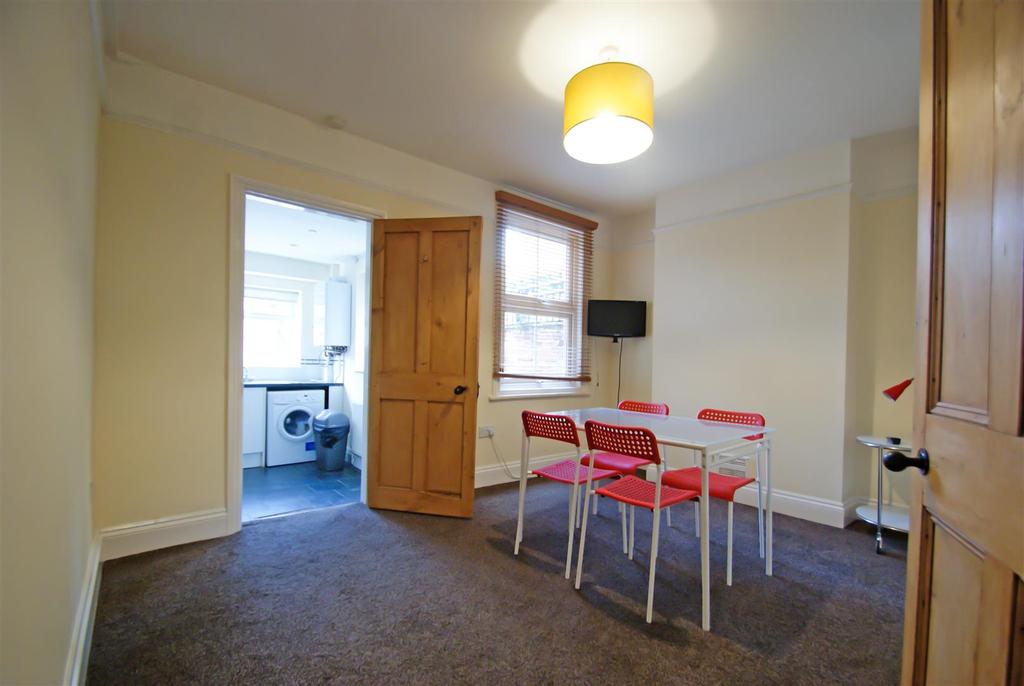 Gordon Street, Leamington Spa 2 bed terraced house £275,000