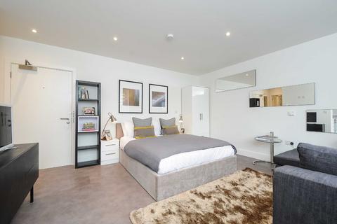 Studio to rent, Blackburn Road, West Hampstead, London, NW6