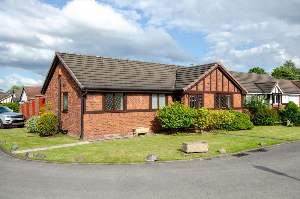 Beechfield Gardens, Hartford, Northwich, CW8 3 bed detached bungalow