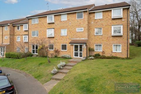 2 bedroom apartment for sale, Parrs Close, Sanderstead, Surrey