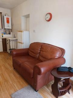 1 bedroom flat to rent, Montcliffe Crescent, Manchester M16