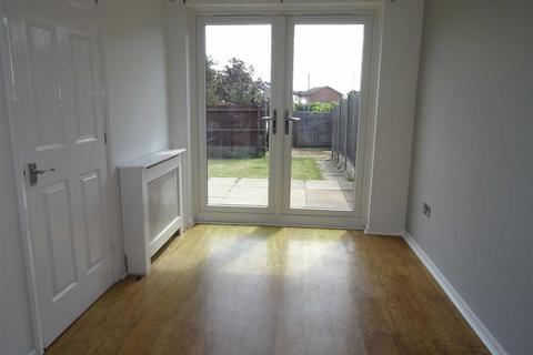 3 bedroom semi-detached house to rent, Lossiemouth Road, Hinckley