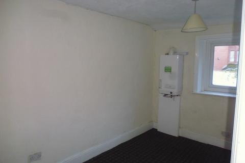 2 bedroom cottage to rent, Falinge Road, Rochdale, OL12