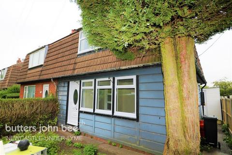 3 bedroom semi-detached house to rent, Cheltenham Grove, Silverdale