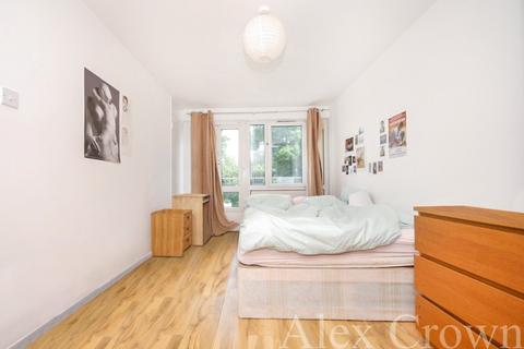 4 bedroom flat to rent, Weedington Road, Kentish Town
