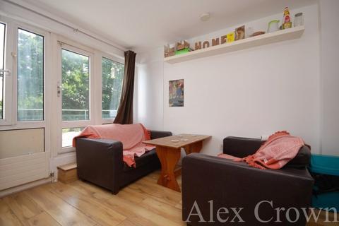 4 bedroom flat to rent, Weedington Road, Kentish Town