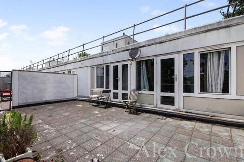 4 bedroom flat to rent, Weedington Road, Kentish Town