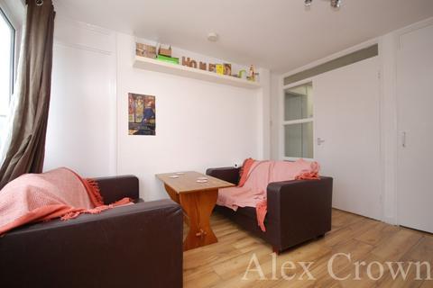 4 bedroom flat to rent, Weedington Road, Kentish Town