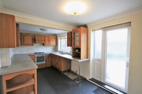 4 bedroom semi-detached house to rent, Brookdale Road Hindley Wigan