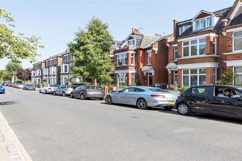 3 bedroom flat to rent, NW6