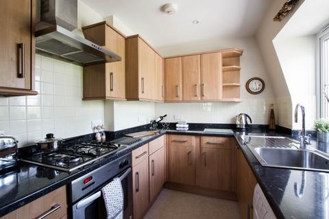 2 bedroom flat to rent, The Pavilions, Crabbetts Park, Worth