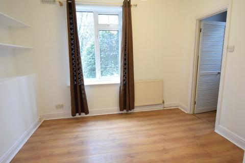 2 bedroom apartment to rent, Overcliff Mansions, Manor Road, Bournemouth