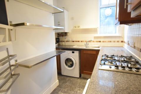 2 bedroom flat to rent, Overcliffe Mansions, Manor Road, Bournemouth