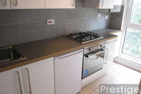 2 bedroom flat to rent, Hornsey Road, London N19