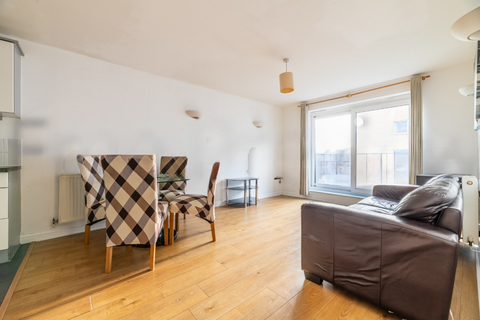 2 bedroom flat to rent, Stratford Square, London, E15