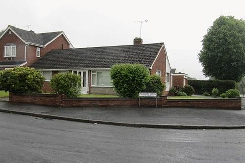 3 bedroom bungalow to rent, Yeadon Gardens, Wolverhampton