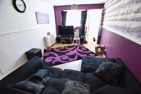 2 bedroom maisonette for sale - Copenhagen Close, Luton