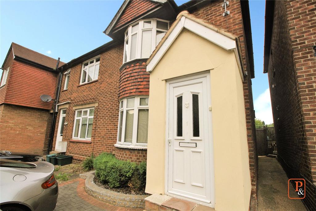 Cowdray Avenue, Colchester, Essex, CO1 2 bed semidetached house £850