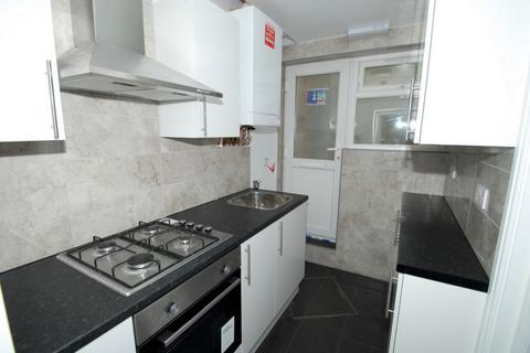 2 bedroom flat to rent, Basement Flat, Boston Road, Hanwell, W7