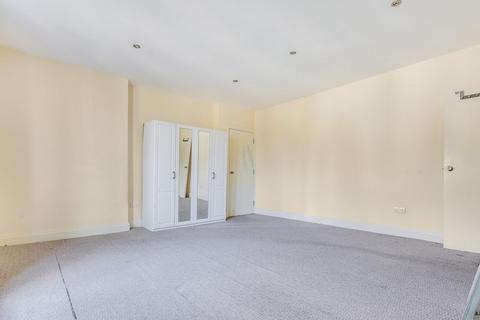 House share to rent, En-Suite Room, Roding Lane South, Redbridge, IG4
