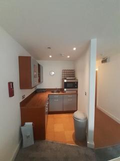 Studio to rent, Pioneer, Ryland Street