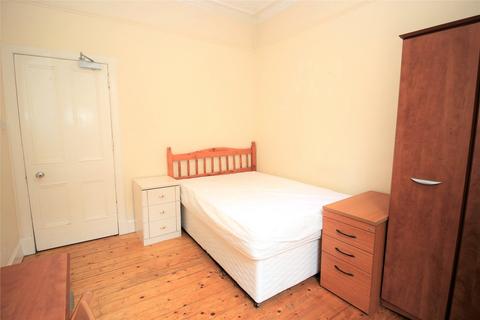 3 bedroom apartment to rent, Caledonian Road, Edinburgh, Midlothian