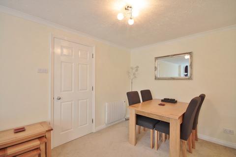 2 bedroom ground floor flat to rent, Tennyson Lodge, Oxford